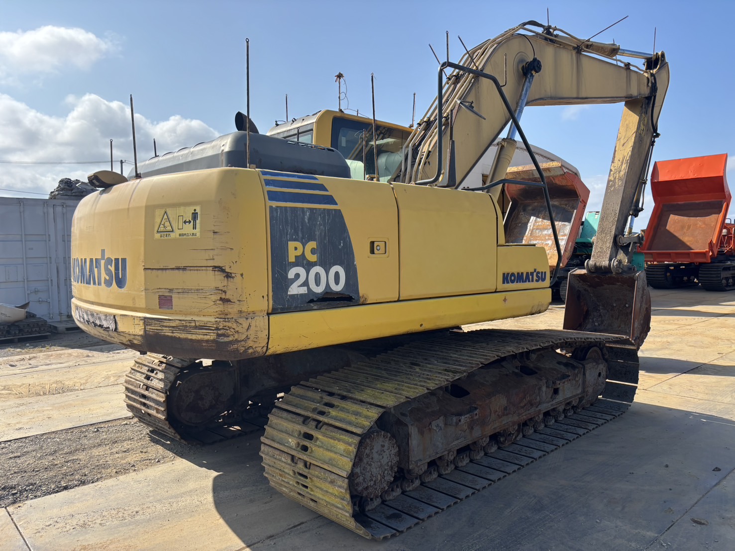 PC200-8N1