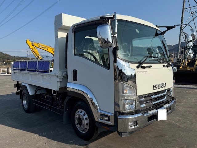 いすゞ4tダンプ