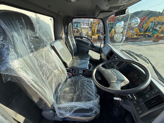 いすゞ4tダンプ