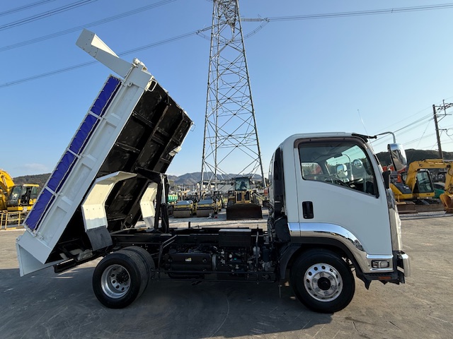 いすゞ4tダンプ