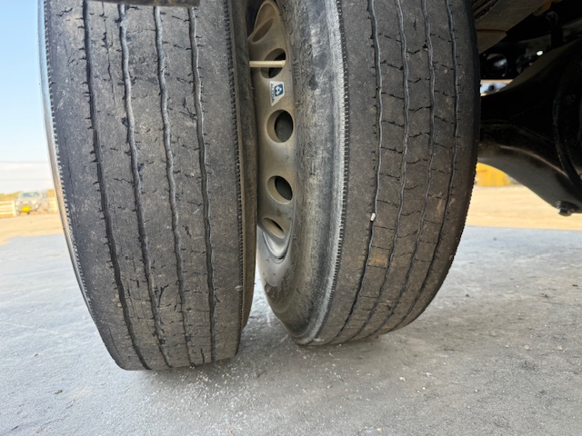 いすゞ4tダンプ