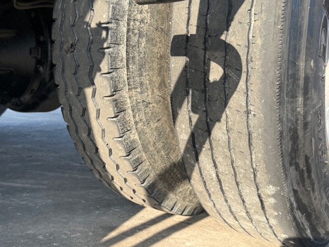 いすゞ4tダンプ